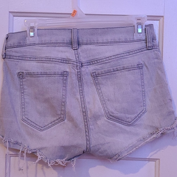 Grey Boyfriend Short - Picture 2 of 2